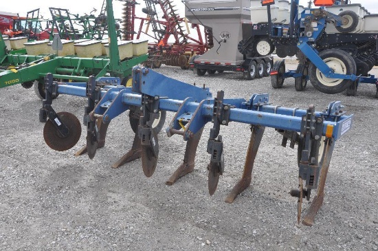 Blu-Jet Sub-Tiller II 5-shank 3-pt. in-line ripper