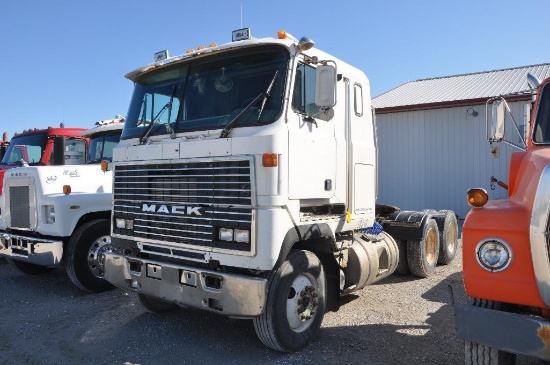 '88 Mack MH613 cab over semi