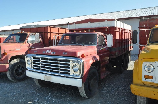 '75 Ford F600 single axle grain truck