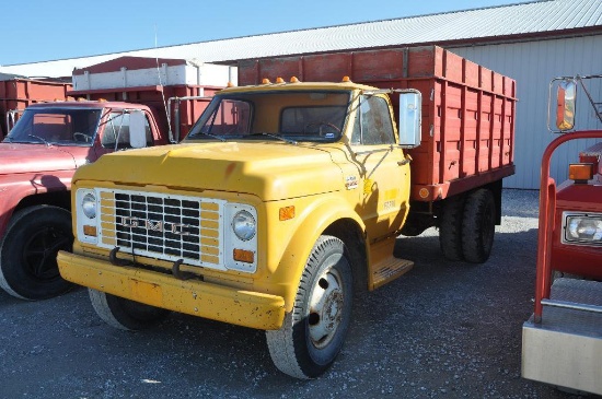 '72 GMC 5500 single axle grain truck