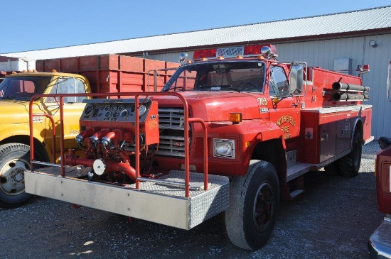 '84 Ford F800 single axle firetruck