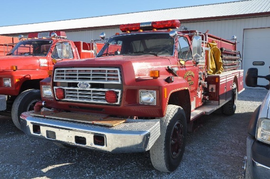 '85 Ford F800 single axle fire truck