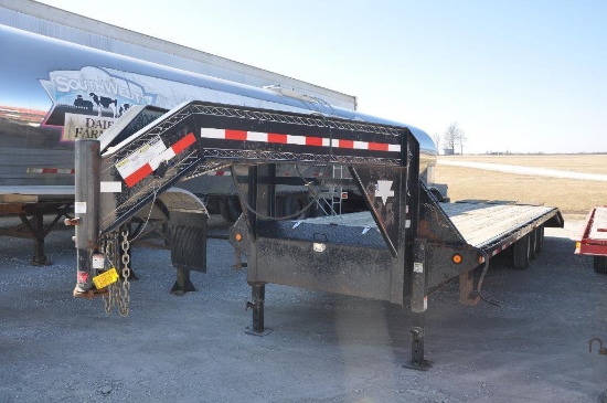 '08 PJ 25' triple axle gooseneck flatbed trailer