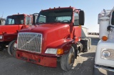 '99 Volvo day cab semi