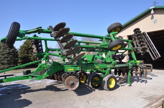 '13 JD 2720 22'6" disc ripper