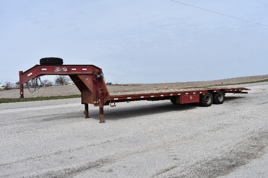 '06 Load Trail 32' gooseneck flatbed trailer