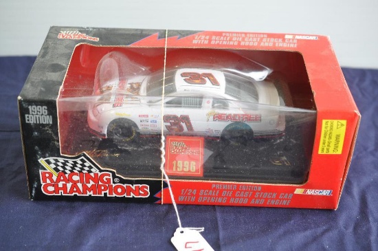 RACING CHAMPIONS 1/24TH SCALE MIKE SKINNER RACE CAR