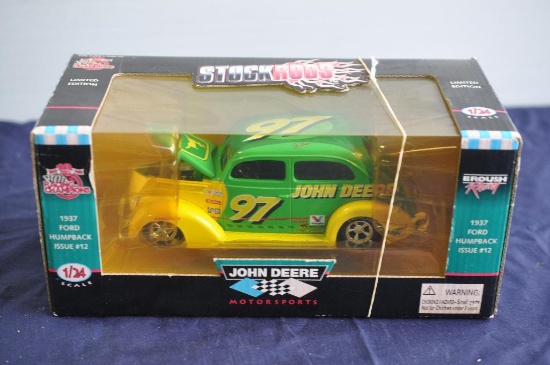 RACING CHAMPIONS 1/24TH SCALE JOHN DEERE 1937 FORD HUMPBACK STOCK ROD