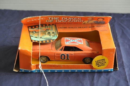 ERTL 1/25TH SCALE "THE DUKES OF HAZZARD" GENERAL LEE