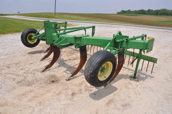 Jd 900 5 Shank V Ripper Farm Machinery Implements Tillage Equipment Rippers Online Auctions Proxibid