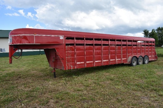 '10 Triple B&J 7'x32' steel livestock trailer