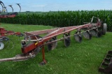 IH 710 6-bottom plow