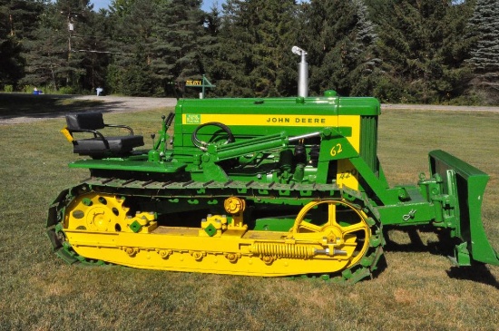 John Deere 420 crawler