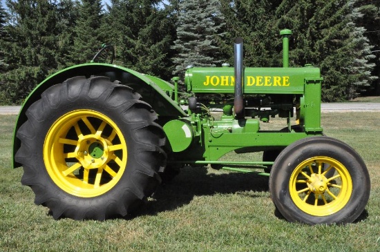 John Deere BR tractor