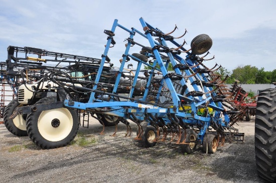 DMI TigerMate 28' field cultivator