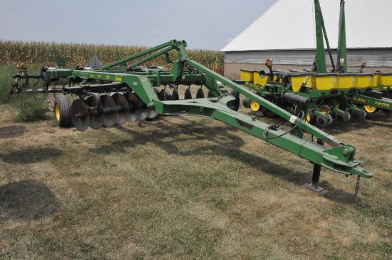 '07 JD 512 5-shank disc-ripper