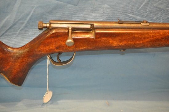 SPRINGFILED MODEL 15 .22 CA.L BOLT ACTION RIFLE