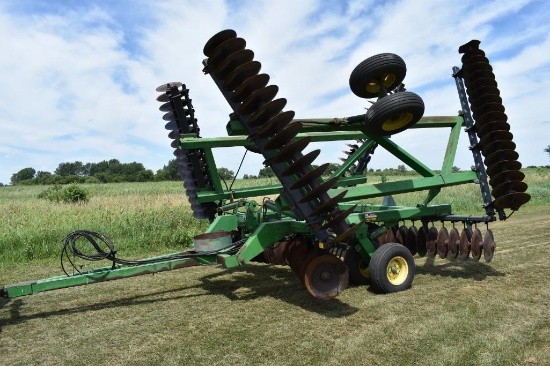 JD 630 32' disk