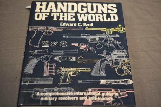HAND GUNS OF THE WORLD HARD BACK BOOK