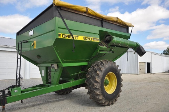 Brent 620 grain cart