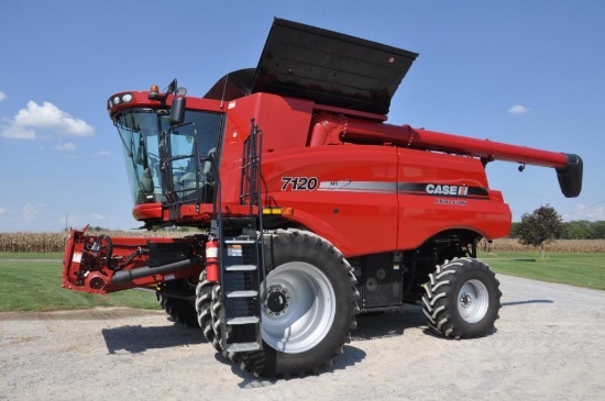 2010 Case IH 7120 4WD combine