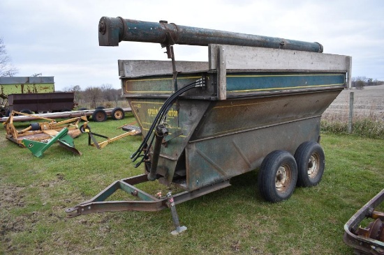 Grain-O-Vator Series 20 feed wagon