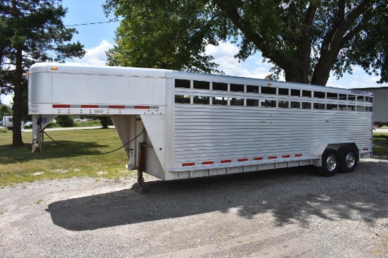 2003 Featherlite 8127 7'x24' aluminum livestock trailer