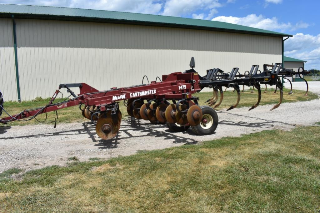 M&W 1475 Earthmaster 7shank disk ripper Farm Machinery & Implements