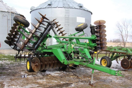 John Deere 630 19'6" disc