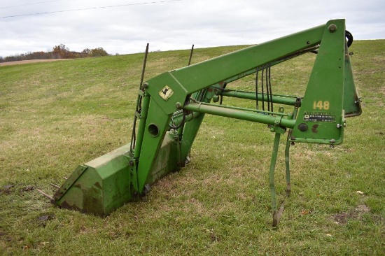 John Deere 148 loader