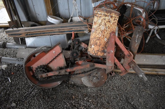 Allis-Chalmers 1 row 3-pt. planter