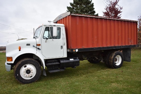 1999 International Harvester 4700 grain truck