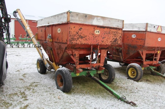 J&M 225 gravity wagon on JD 1065 running gear