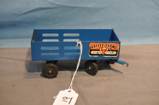 5.5" LONG WYANDOTTE FARM TRAILER