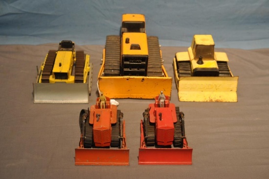 (5) TOY DOZERS TO INCLUDE DINKY TOYS