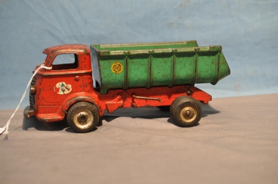 9" LONG ARCADE IH DUMP TRUCK