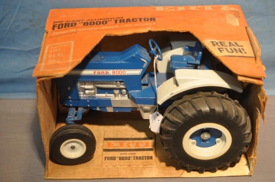 ERTL 1/16TH SCALE FORD 800 TRACTOR