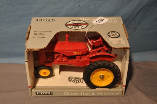 ERTL 1/16TH SCALE MASSEY HARRIS "44" SPECIAL TRACTOR