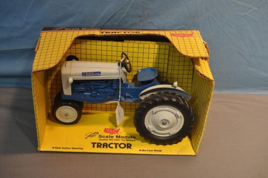 SCALE MODELS 1/16TH SCALE FORD 4000 TRACTOR