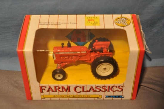 ERTL 1/43RD SCALE AC D-19 TRACTOR