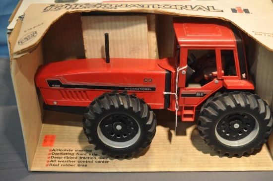 ERTL 1/16TH SCALE IH 6388 ARTICULATING TRACTOR