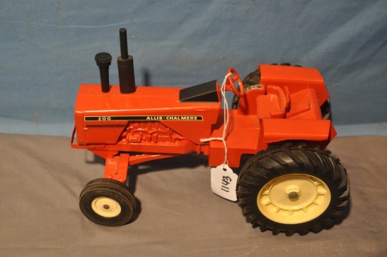 ERTL 1/16TH SCALE AC 200 TRACTOR