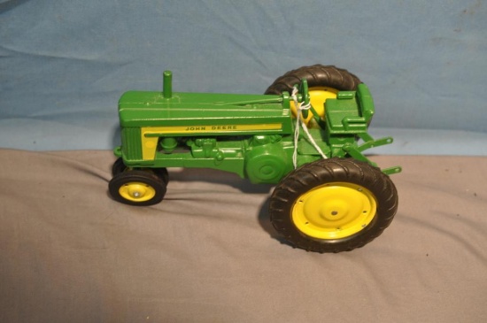 1/16TH SCALE JD 620 TRACTOR