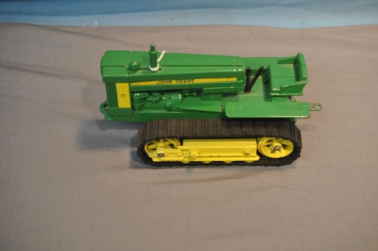 1/16TH SCALE JD CRAWLER