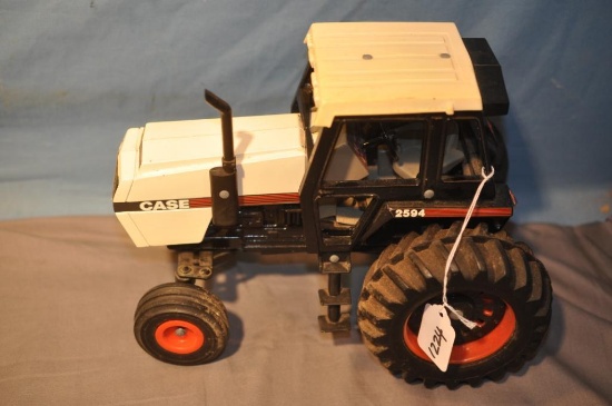 ERTL 1/16TH SCALE CASE 2594 TRACTOR