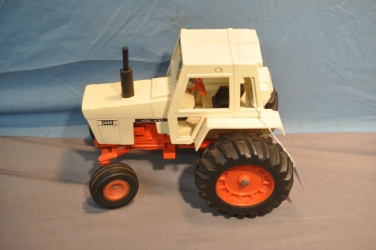 ERTL 1/16TH CASE AGRI KING TRACTOR