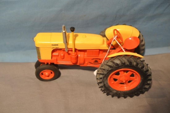 FREY 1/16TH SCALE PLASTIC CASE 400 DIESEL TRACTOR, 1996 LAFAYETTE