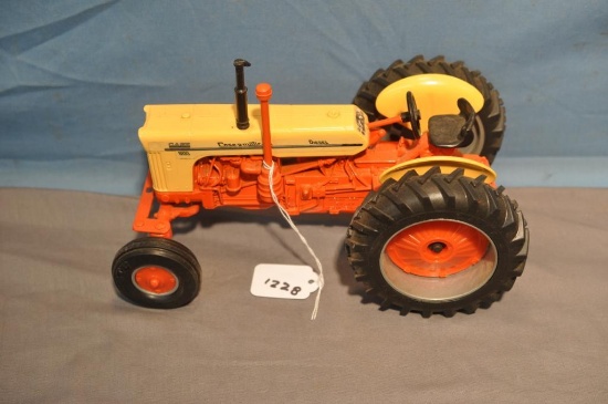 ERTL 1/16TH SCALE CASE 800 DIESEL TRACTOR, 1990 FARM TOY SHOW