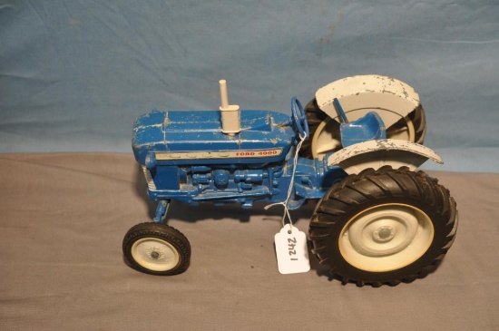 ERTL 1/16TH SCALE FORD 4000 TRACTOR