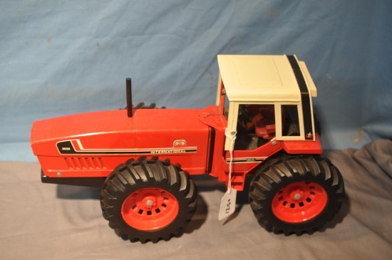 ERTL 1/16TH SCALE IH 3588 ARTICULATING TRACTOR